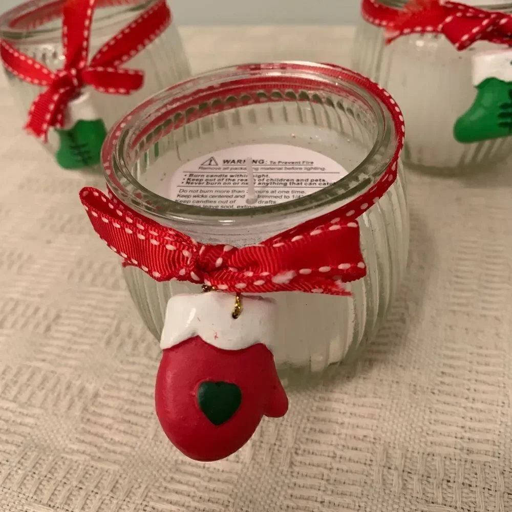 Holiday Mitten Candles